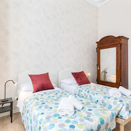 I Renai - Ponte Delle Grazie Modern Apartment Florence Luaran gambar