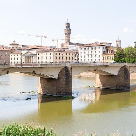 I Renai - Ponte Delle Grazie Modern Apartment Florence Luaran gambar