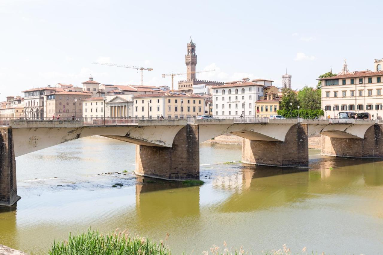 I Renai - Ponte Delle Grazie Modern Apartment Florence Luaran gambar