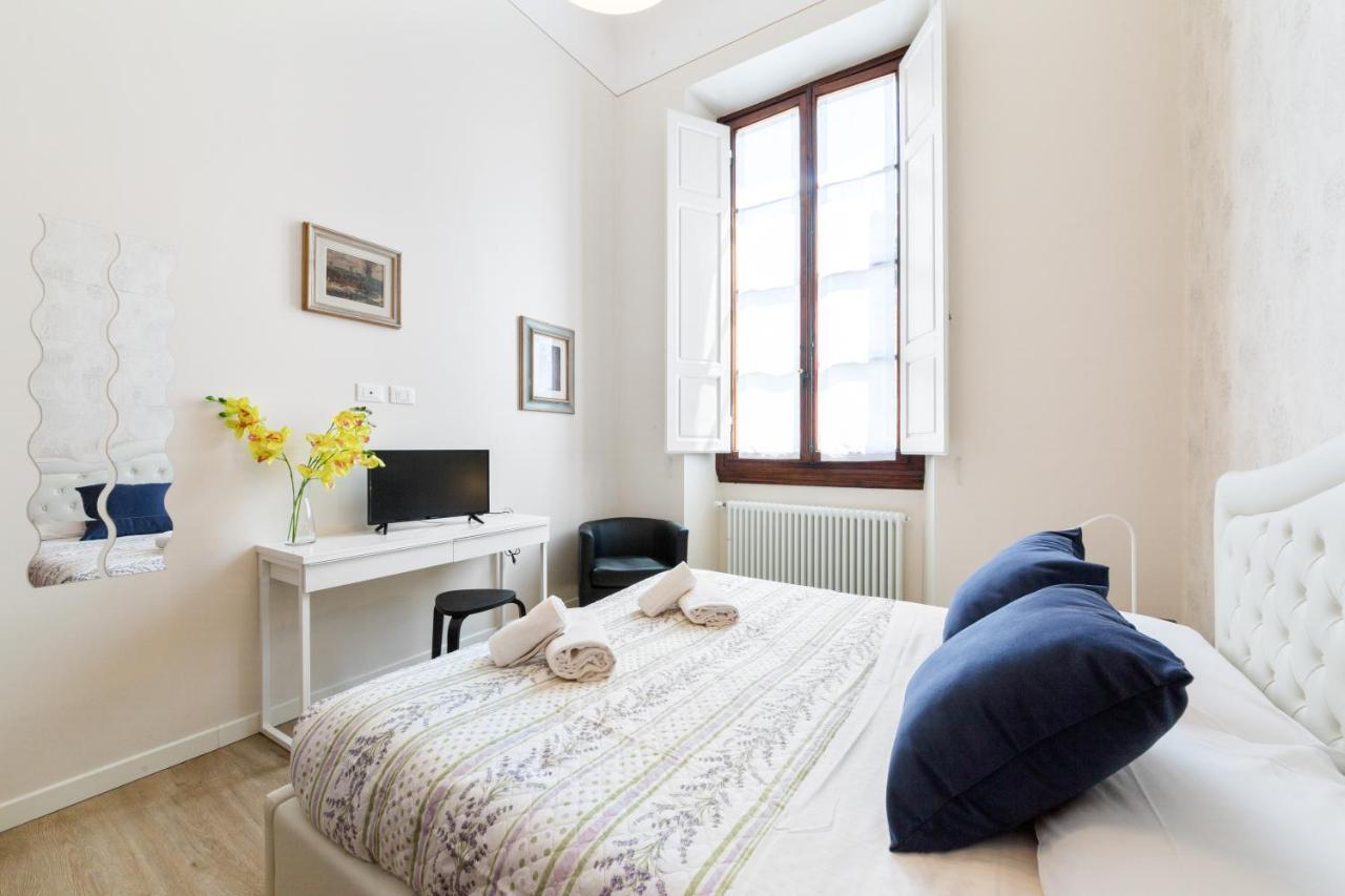 I Renai - Ponte Delle Grazie Modern Apartment Florence Luaran gambar