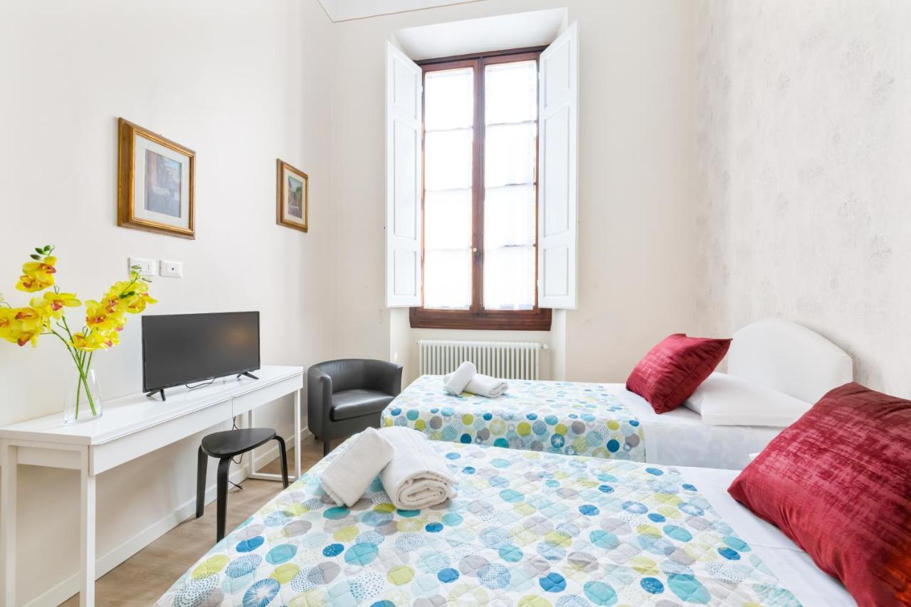 I Renai - Ponte Delle Grazie Modern Apartment Florence Luaran gambar