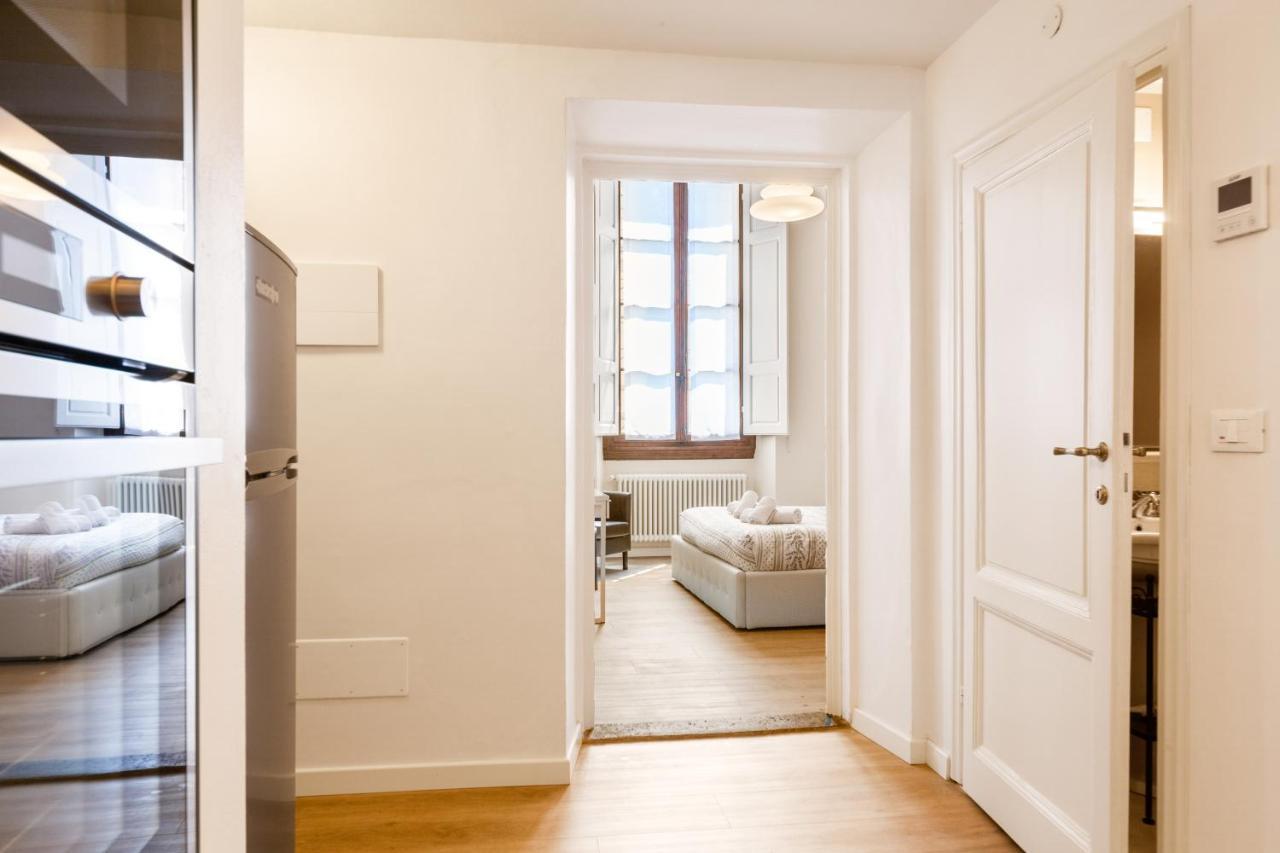 I Renai - Ponte Delle Grazie Modern Apartment Florence Luaran gambar